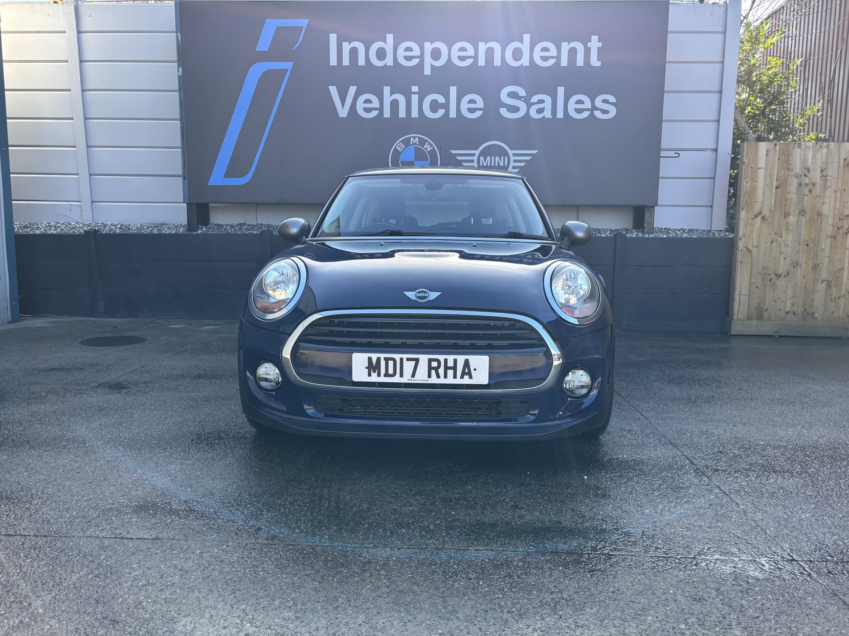 MINI Hatch 1.5 Cooper Seven Hatchback 3dr Petrol Auto Euro 6 (s/s) (136 ps)