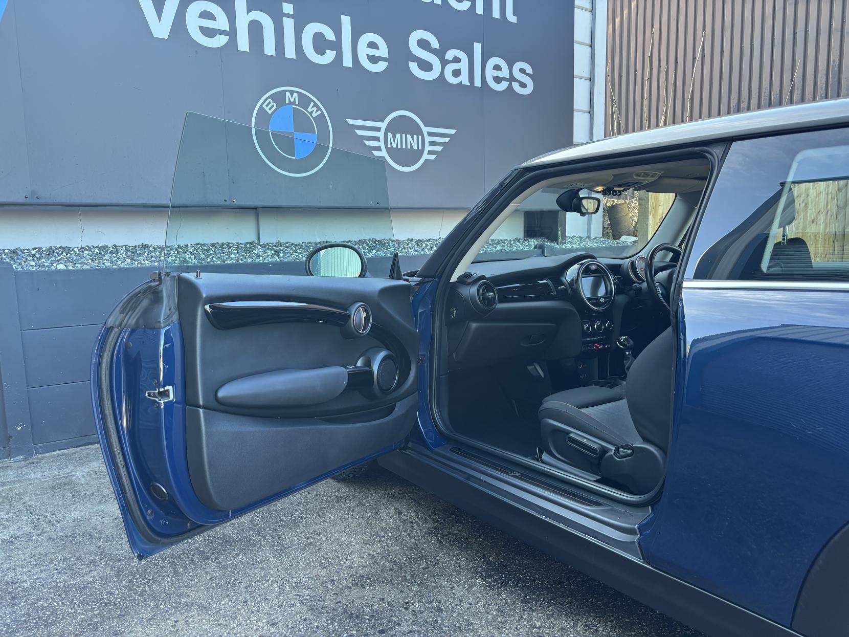 MINI Hatch 1.5 Cooper Seven Hatchback 3dr Petrol Auto Euro 6 (s/s) (136 ps)