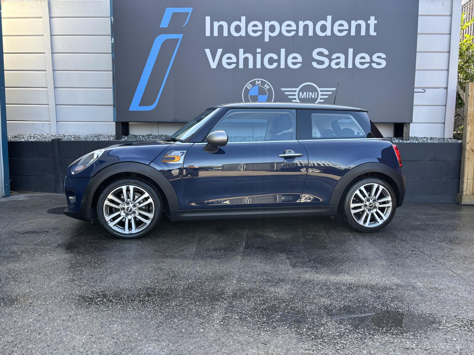 MINI Hatch 1.5 Cooper Seven Hatchback 3dr Petrol Auto Euro 6 (s/s) (136 ps)