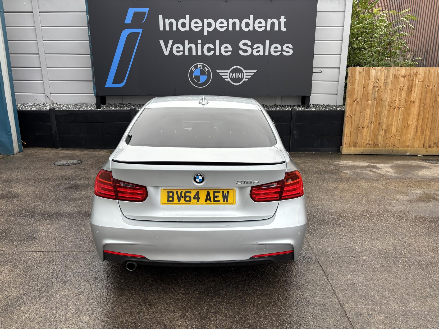 BMW 3 Series 2.0 318d M Sport Saloon 4dr Diesel Manual Euro 5 (s/s) (143 ps)