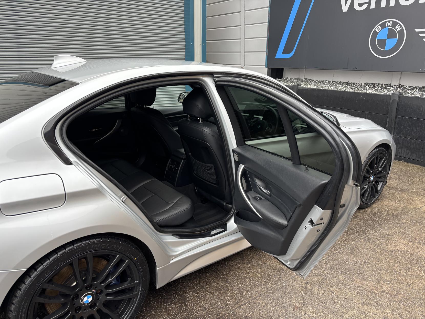 BMW 3 Series 2.0 318d M Sport Saloon 4dr Diesel Manual Euro 5 (s/s) (143 ps)