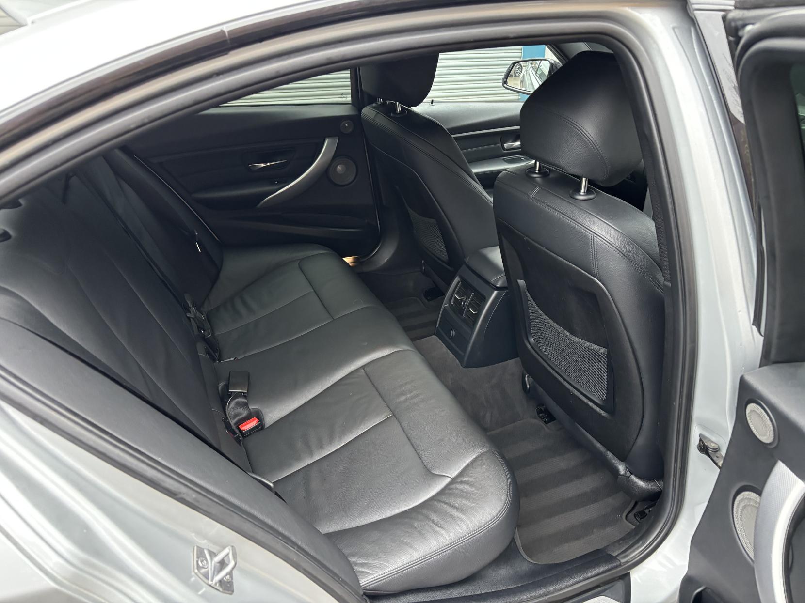 BMW 3 Series 2.0 318d M Sport Saloon 4dr Diesel Manual Euro 5 (s/s) (143 ps)