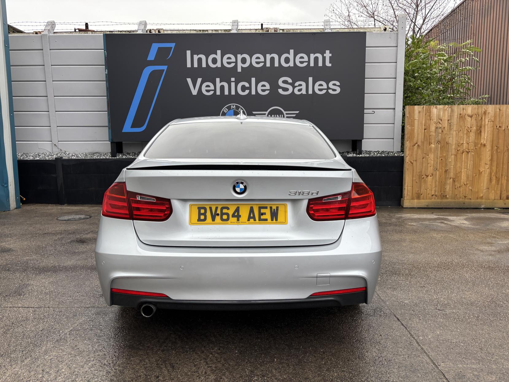 BMW 3 Series 2.0 318d M Sport Saloon 4dr Diesel Manual Euro 5 (s/s) (143 ps)