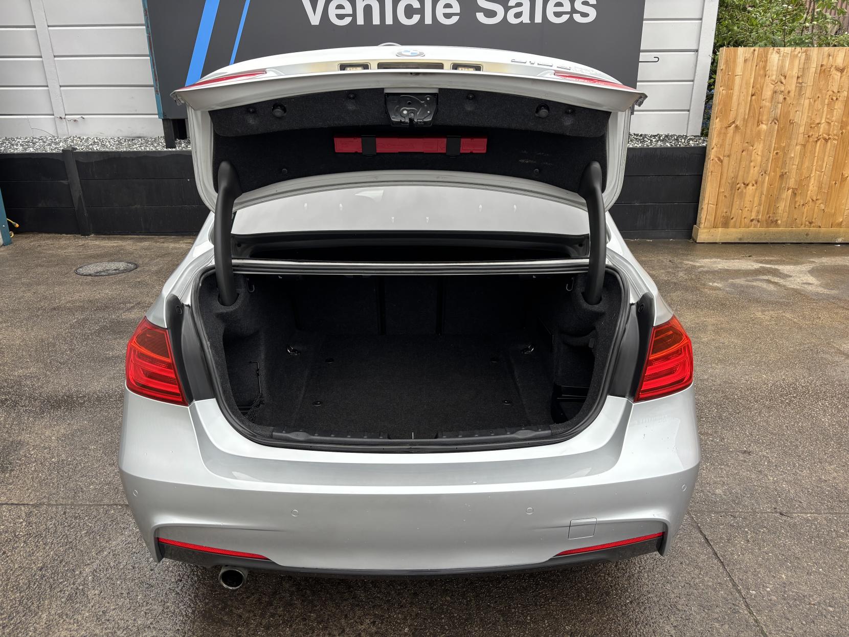 BMW 3 Series 2.0 318d M Sport Saloon 4dr Diesel Manual Euro 5 (s/s) (143 ps)