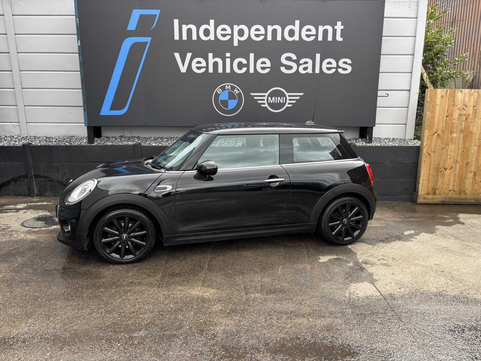 MINI Hatch 1.5 Cooper D Hatchback 3dr Diesel Manual Euro 6 (s/s) (116 ps)