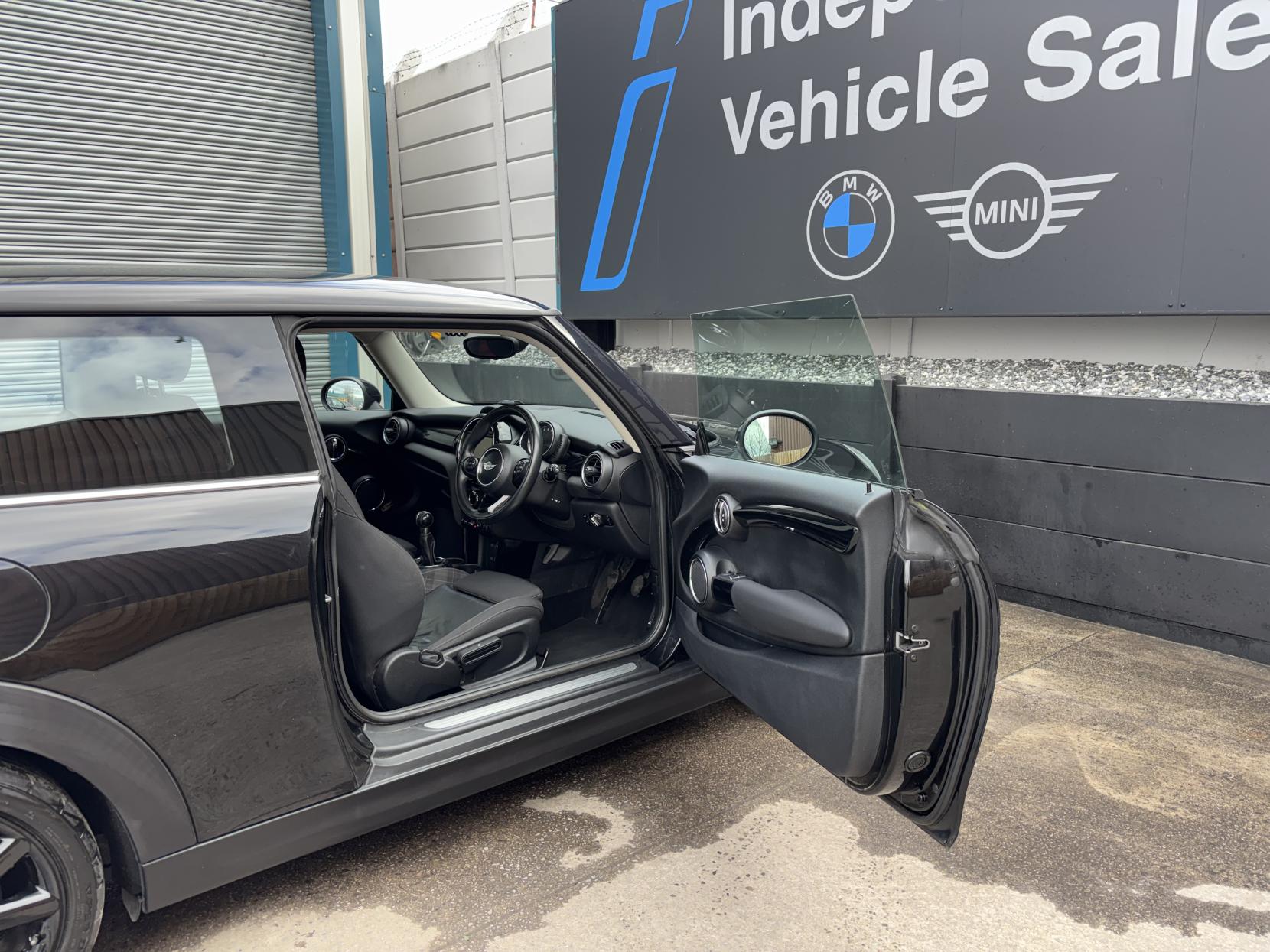 MINI Hatch 1.5 Cooper D Hatchback 3dr Diesel Manual Euro 6 (s/s) (116 ps)