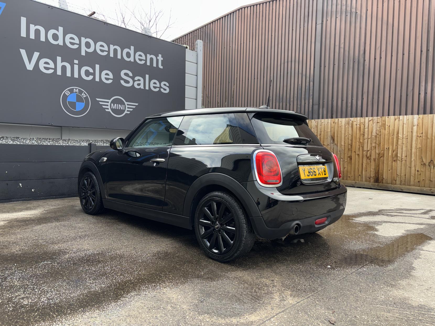 MINI Hatch 1.5 Cooper D Hatchback 3dr Diesel Manual Euro 6 (s/s) (116 ps)