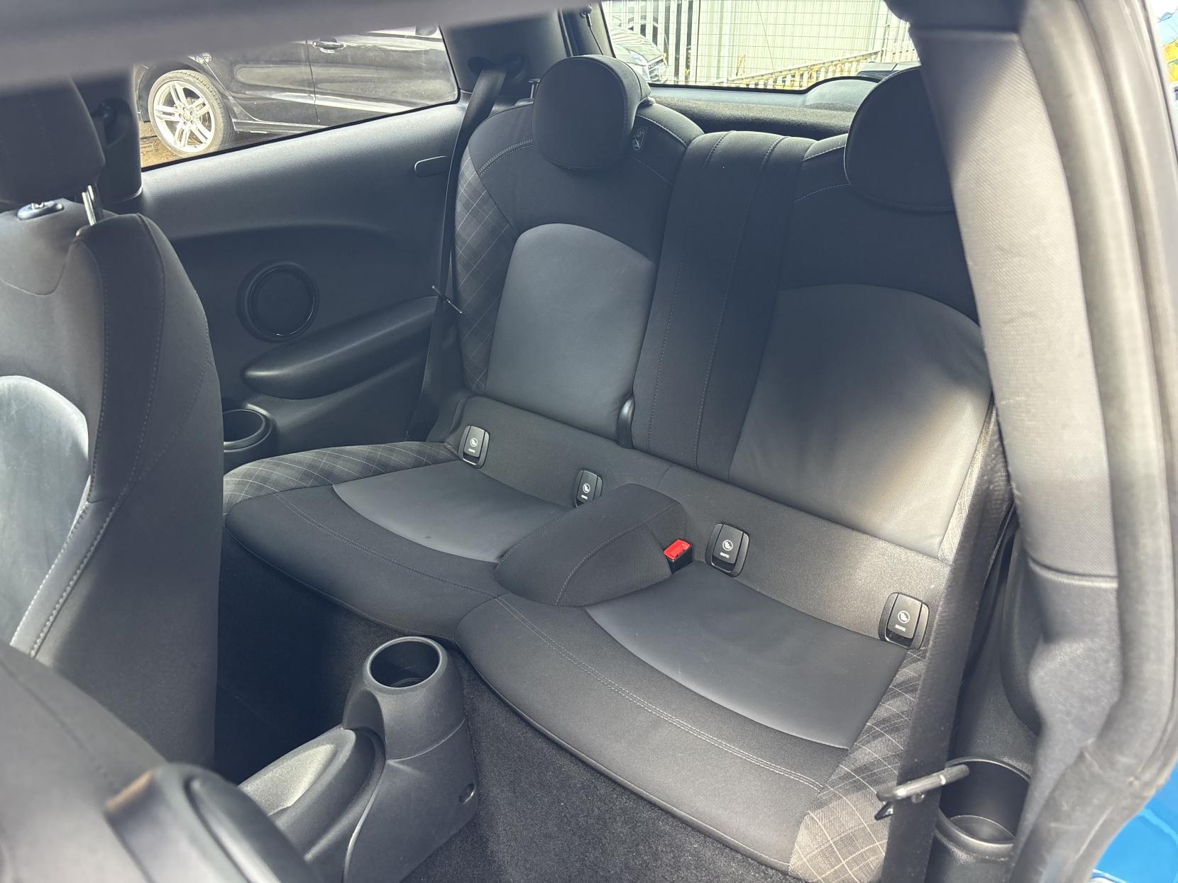 MINI Hatch 1.5 Cooper Hatchback 3dr Petrol Manual Euro 6 (s/s) (136 ps)