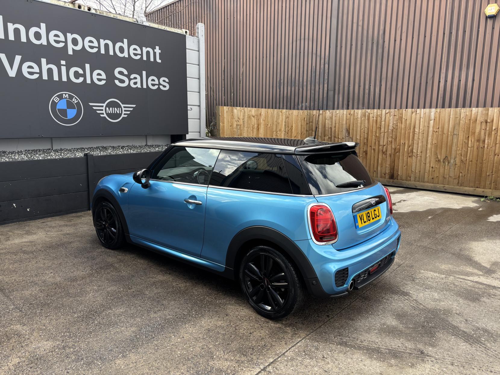 MINI Hatch 1.5 Cooper Hatchback 3dr Petrol Manual Euro 6 (s/s) (136 ps)