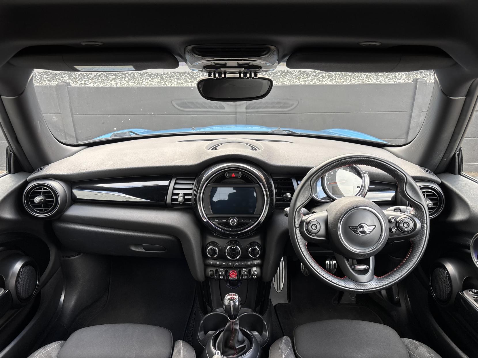 MINI Hatch 1.5 Cooper Hatchback 3dr Petrol Manual Euro 6 (s/s) (136 ps)