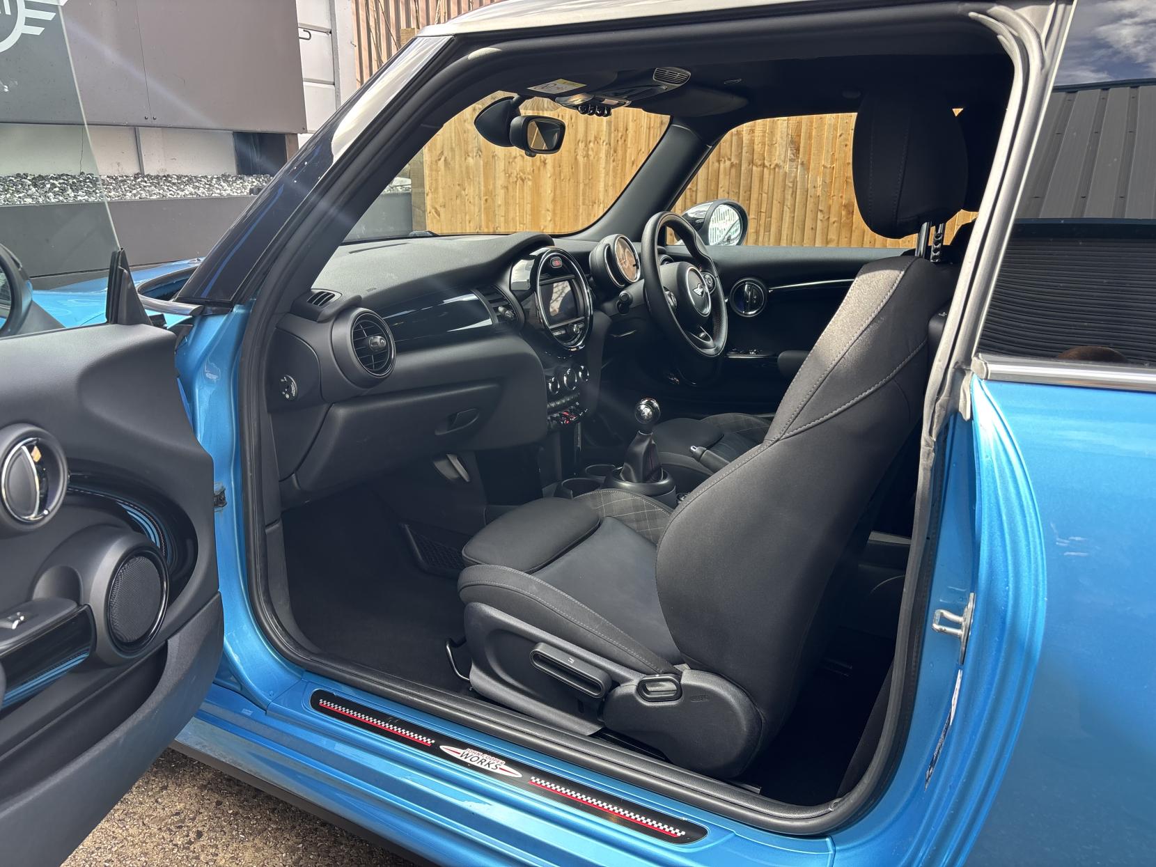 MINI Hatch 1.5 Cooper Hatchback 3dr Petrol Manual Euro 6 (s/s) (136 ps)