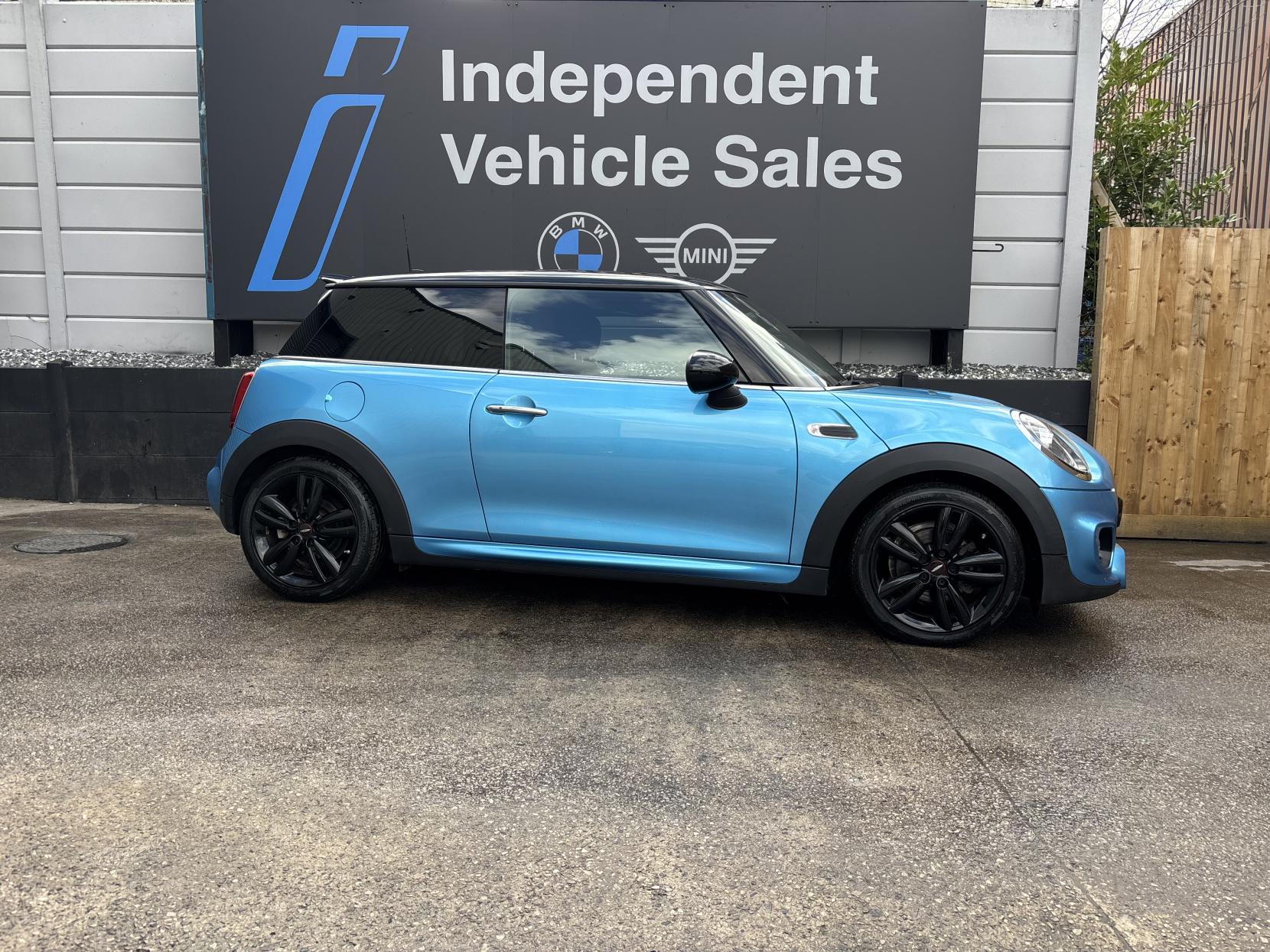 MINI Hatch 1.5 Cooper Hatchback 3dr Petrol Manual Euro 6 (s/s) (136 ps)