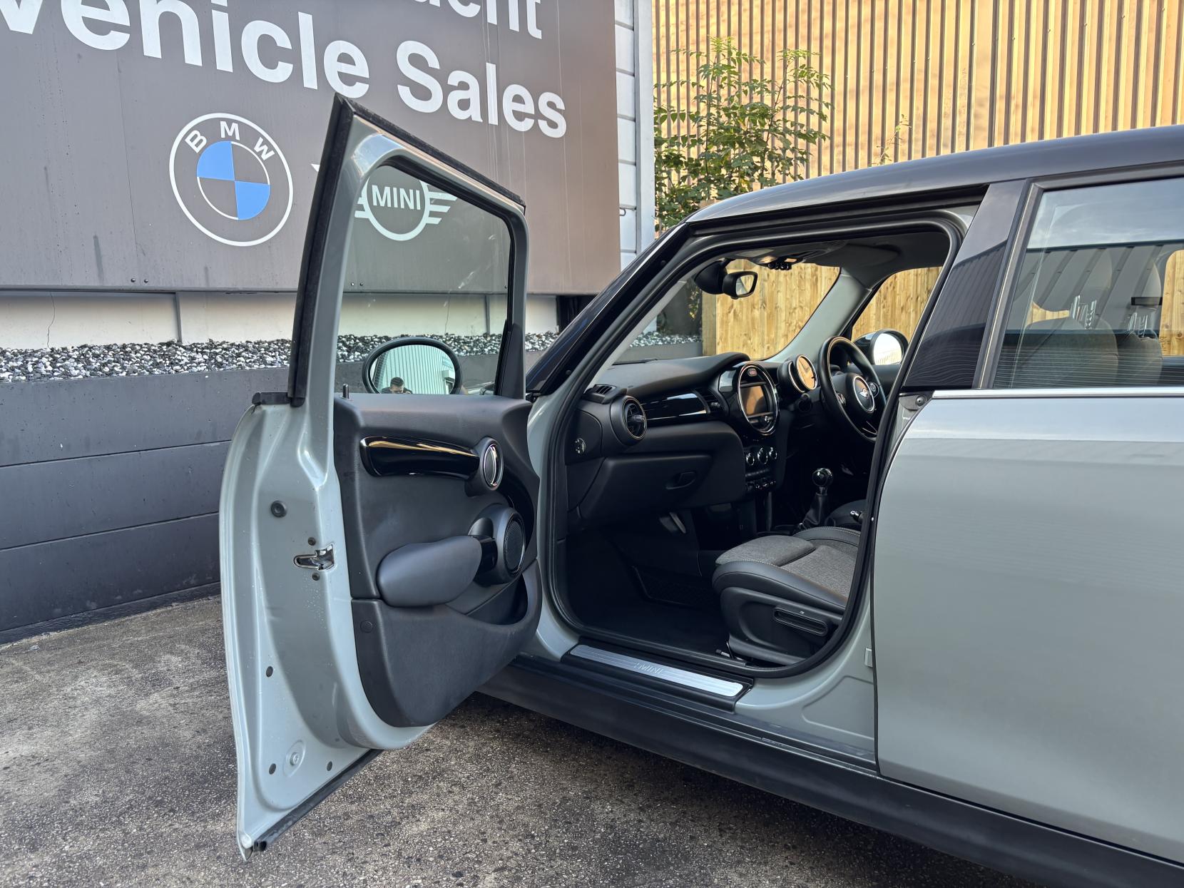 MINI Hatch 1.5 Cooper Hatchback 5dr Petrol Manual Euro 6 (s/s) (136 ps)