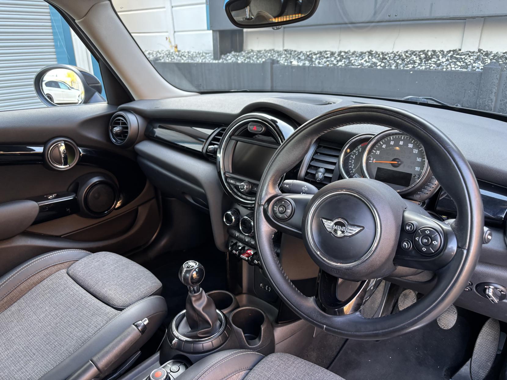 MINI Hatch 1.5 Cooper Hatchback 5dr Petrol Manual Euro 6 (s/s) (136 ps)