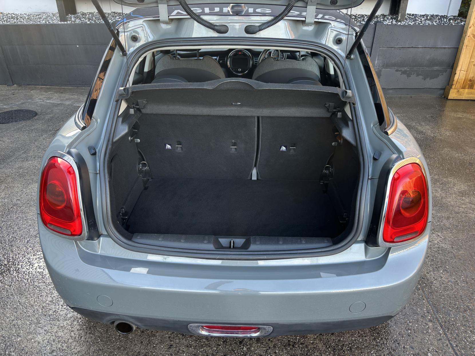 MINI Hatch 1.5 Cooper Hatchback 5dr Petrol Manual Euro 6 (s/s) (136 ps)