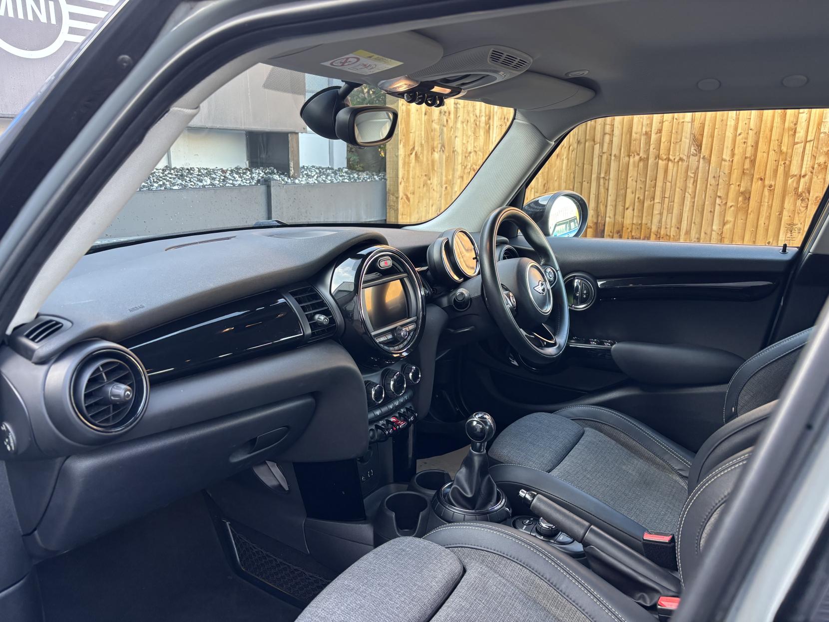 MINI Hatch 1.5 Cooper Hatchback 5dr Petrol Manual Euro 6 (s/s) (136 ps)