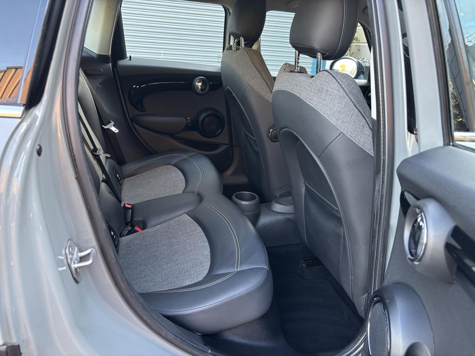 MINI Hatch 1.5 Cooper Hatchback 5dr Petrol Manual Euro 6 (s/s) (136 ps)