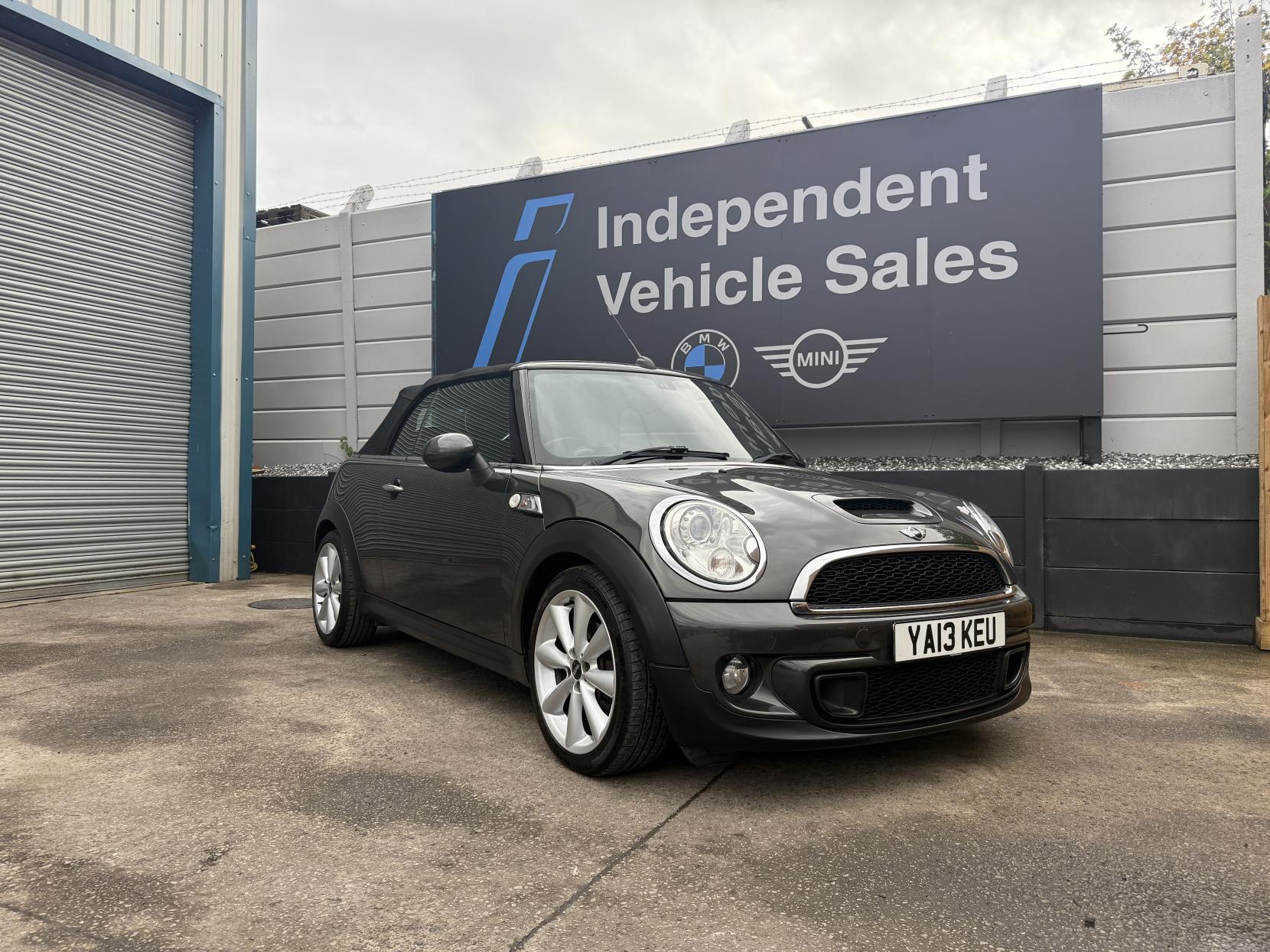 MINI Convertible 2.0 Cooper SD Convertible 2dr Diesel Manual Euro 5 (s/s) (143 ps)