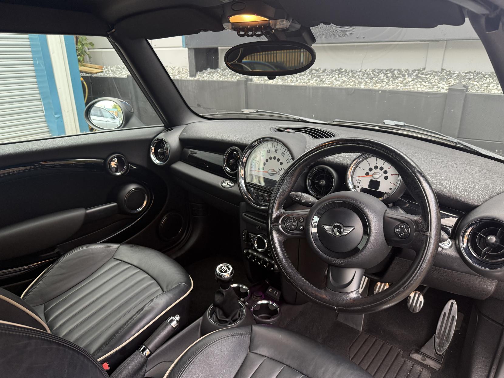 MINI Convertible 2.0 Cooper SD Convertible 2dr Diesel Manual Euro 5 (s/s) (143 ps)