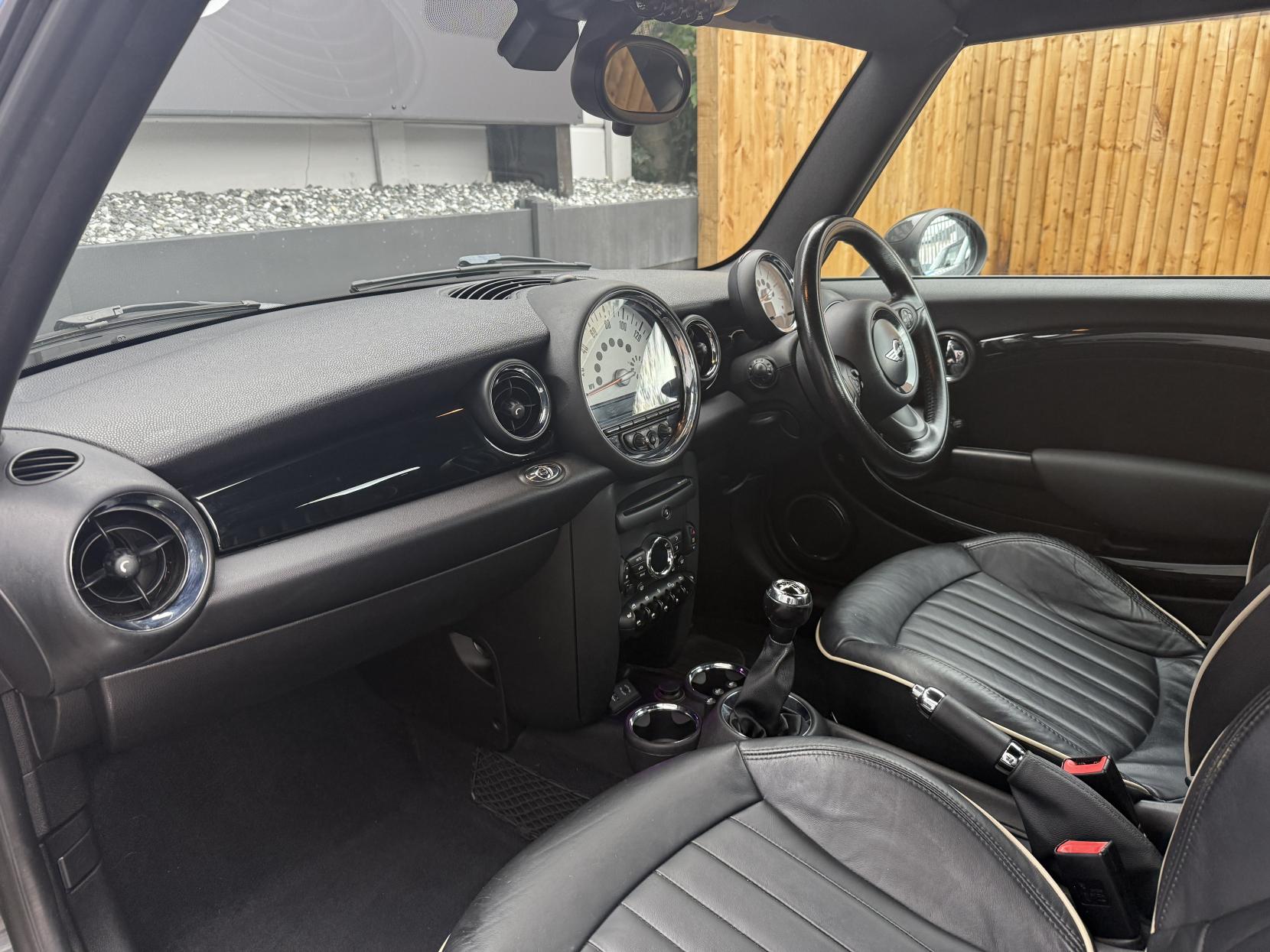 MINI Convertible 2.0 Cooper SD Convertible 2dr Diesel Manual Euro 5 (s/s) (143 ps)