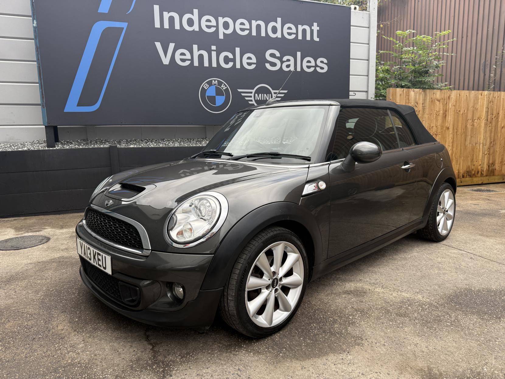 MINI Convertible 2.0 Cooper SD Convertible 2dr Diesel Manual Euro 5 (s/s) (143 ps)