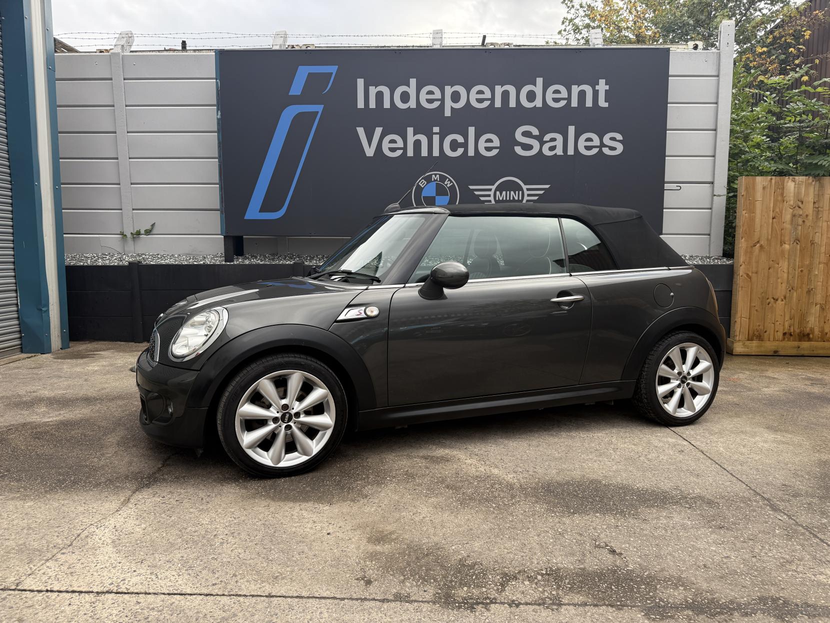 MINI Convertible 2.0 Cooper SD Convertible 2dr Diesel Manual Euro 5 (s/s) (143 ps)