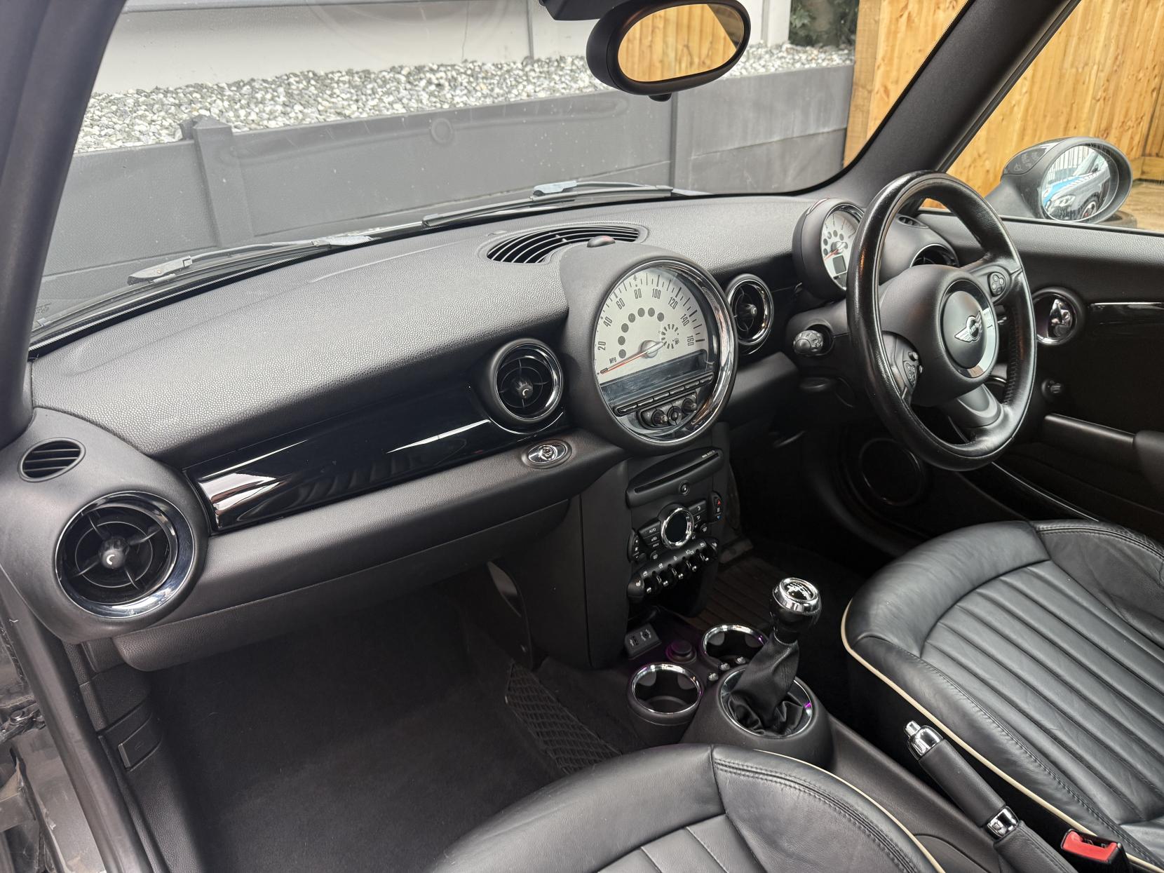 MINI Convertible 2.0 Cooper SD Convertible 2dr Diesel Manual Euro 5 (s/s) (143 ps)