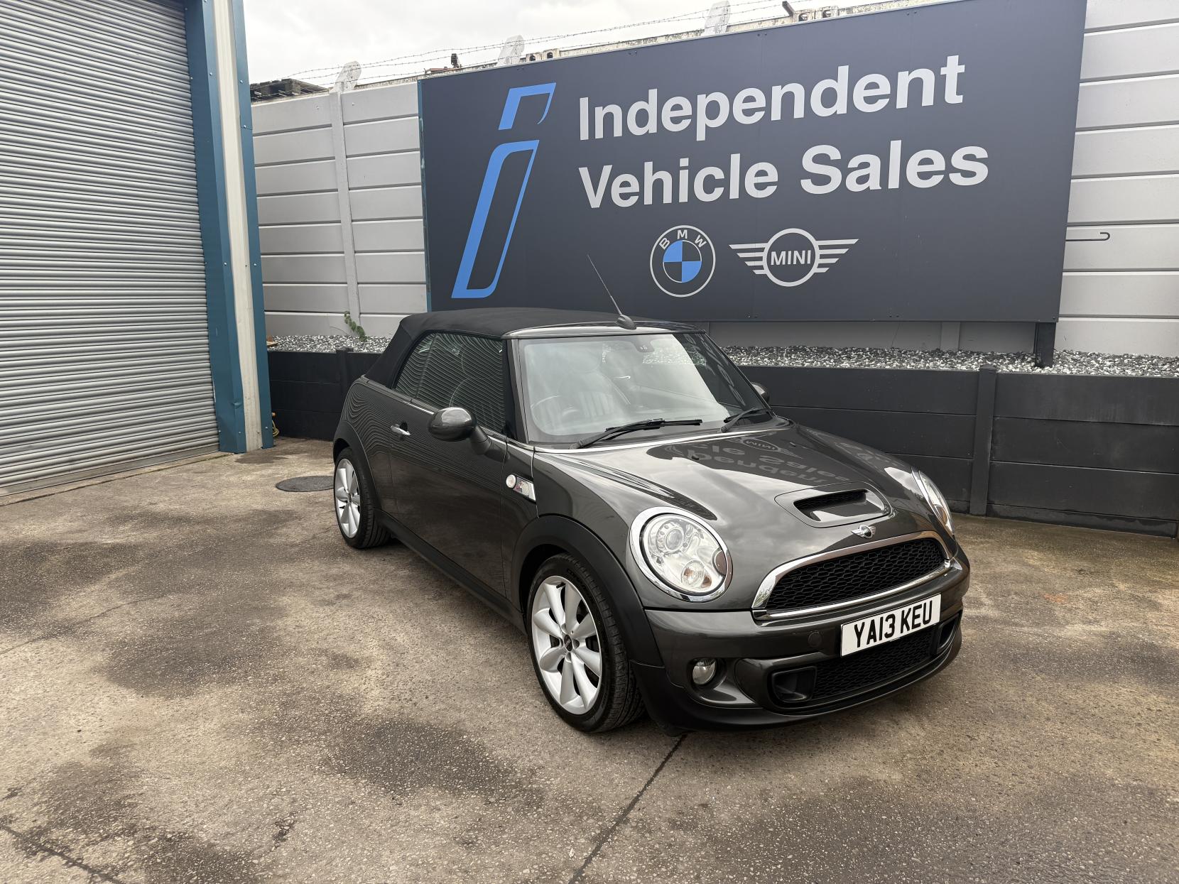 MINI Convertible 2.0 Cooper SD Convertible 2dr Diesel Manual Euro 5 (s/s) (143 ps)