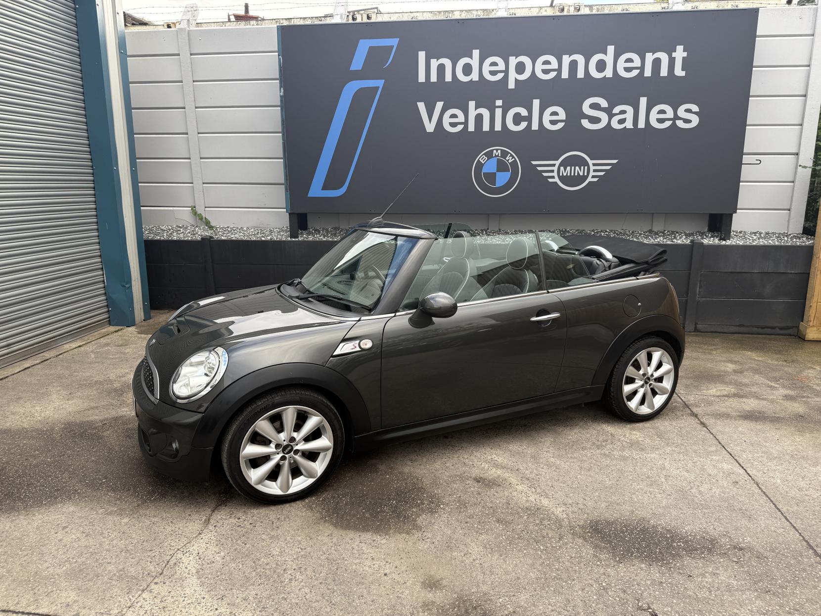 MINI Convertible 2.0 Cooper SD Convertible 2dr Diesel Manual Euro 5 (s/s) (143 ps)