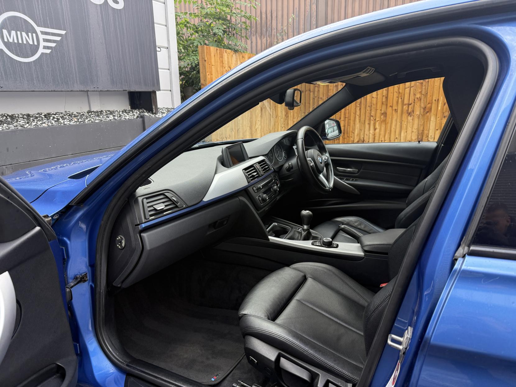 BMW 3 Series 2.0 320i M Sport Saloon 4dr Petrol Manual Euro 6 (s/s) (184 ps)