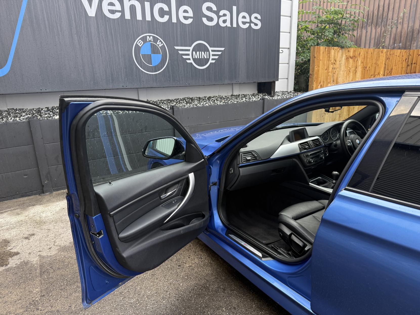 BMW 3 Series 2.0 320i M Sport Saloon 4dr Petrol Manual Euro 6 (s/s) (184 ps)