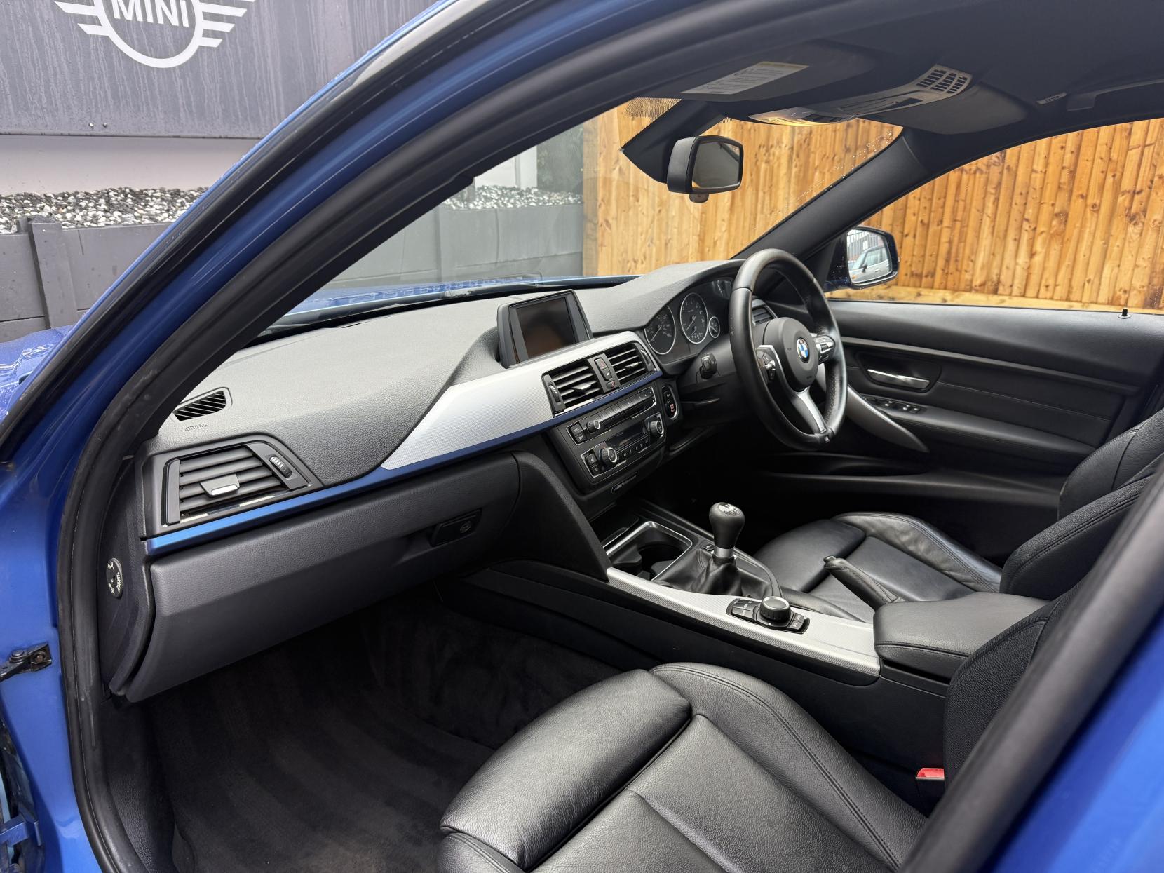 BMW 3 Series 2.0 320i M Sport Saloon 4dr Petrol Manual Euro 6 (s/s) (184 ps)