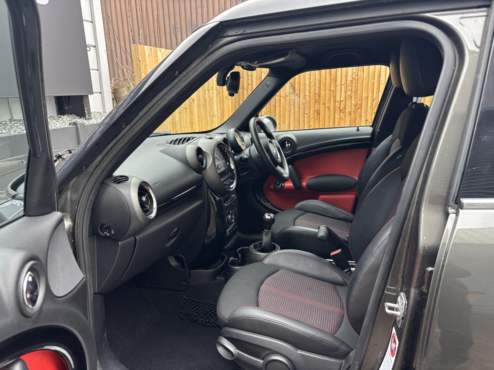 MINI Countryman 1.6 Cooper SUV 5dr Petrol Manual Euro 5 (s/s) (122 ps)